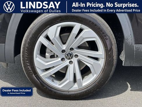 Used 2023 Volkswagen Atlas SE w/ Panoramic Sunroof Package AWD/4WD image 8