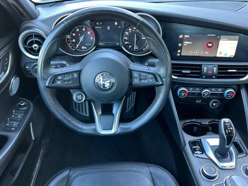 Used 2022 Alfa Romeo Giulia Ti RWD image 16