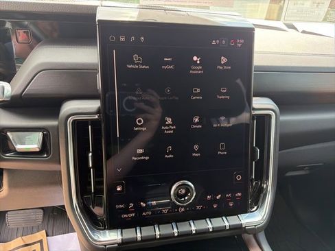 Used 2026 GMC Yukon XL Denali w/ LPO, Floor Liner Package AWD/4WD image 15
