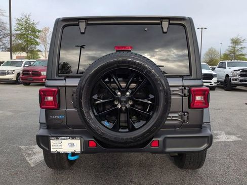 Certified 2022 Jeep Wrangler Unlimited Sahara w/ Cold Weather Group AWD/4WD image 6
