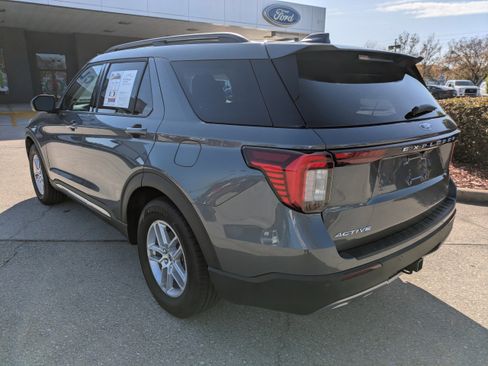 Certified 2025 Ford Explorer Active w/ Active Comfort Package image 6