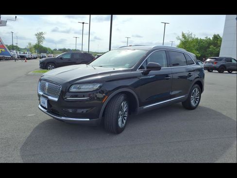 Used 2022 Lincoln Nautilus AWD w/ Premium Package image 7