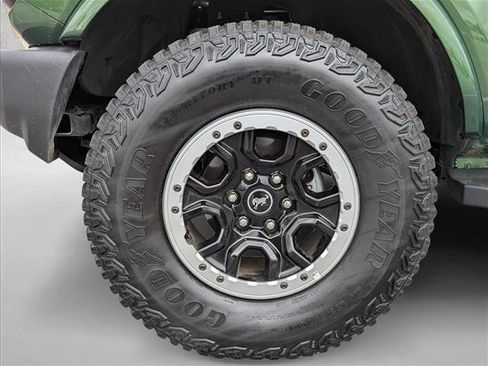 Used 2024 Ford Bronco Outer Banks image 9