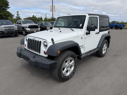 Used 2013 Jeep Wrangler Sport AWD/4WD image 4