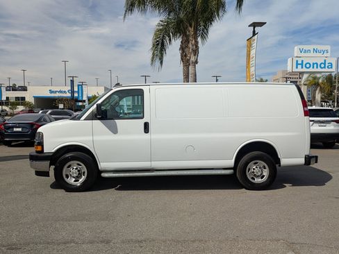 Used 2024 Chevrolet Express 2500 w/ Driver Convenience Package image 8