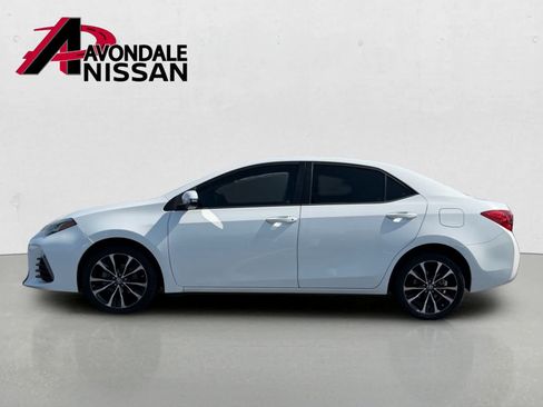 Used 2018 Toyota Corolla SE FWD image 3