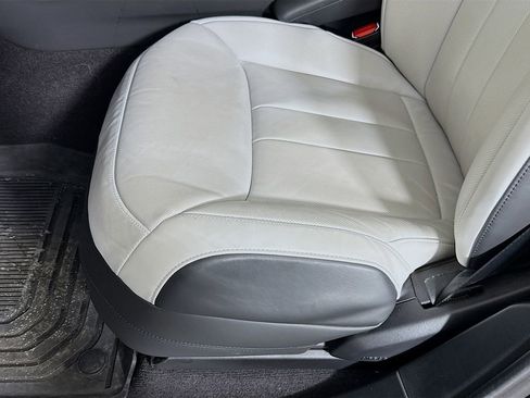 Used 2025 Land Rover Range Rover Sport Autobiography image 19