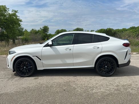 New 2026 BMW X6 xDrive40i w/ Climate Comfort Package image 5