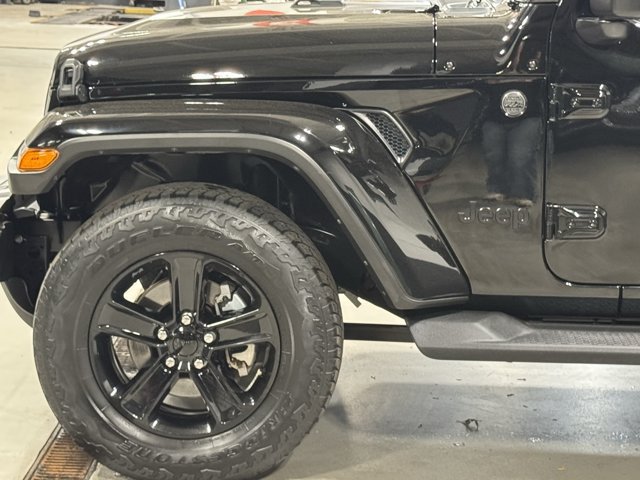 Used 2023 Jeep Wrangler Unlimited Sahara AWD/4WD image 33