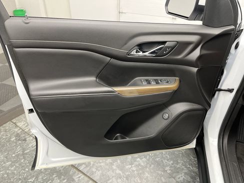 Certified 2021 GMC Acadia SLE w/ Driver Convenience Package image 7