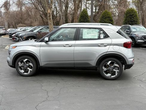New 2026 Hyundai Venue SEL FWD image 32