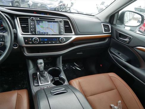 Certified 2019 Toyota Highlander Limited image 12