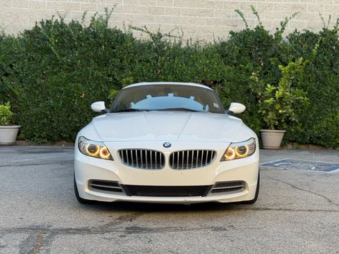 Used 2011 BMW Z4 sDrive35i image 16