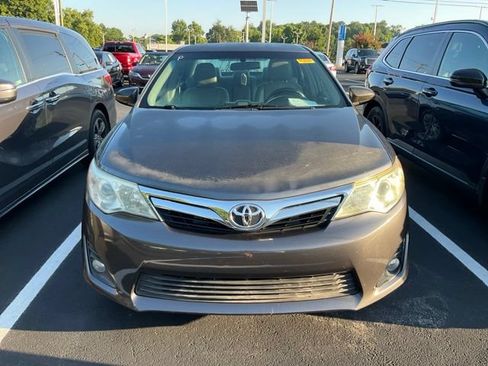 Used 2014 Toyota Camry LE FWD image 12