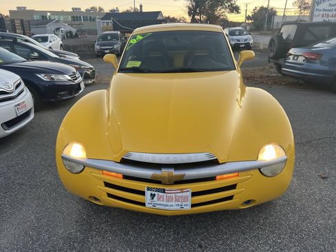 Used 2004 Chevrolet SSR w/ Preferred Equipment Group RWD image 31