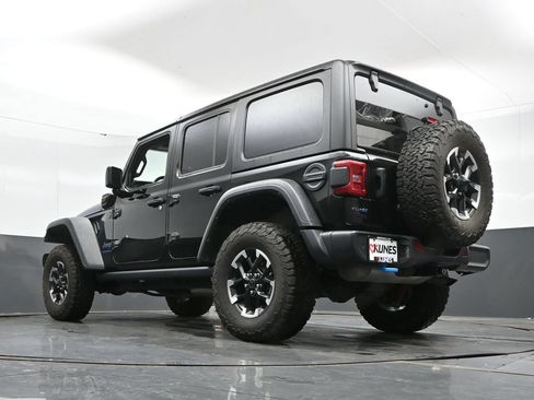 Used 2024 Jeep Wrangler Unlimited Rubicon 4xe w/ Technology Group AWD/4WD image 46