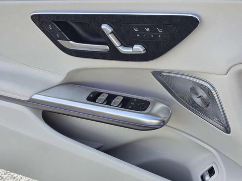 Used 2026 Mercedes-Benz CLE 300 4MATIC Cabriolet image 19