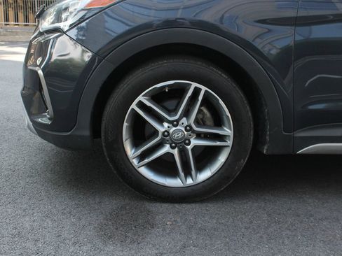 Used 2017 Hyundai Santa Fe Limited AWD/4WD image 11