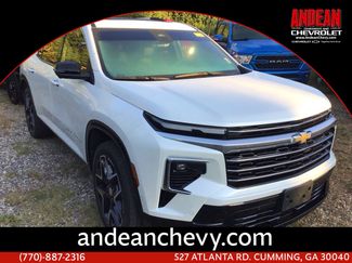 Used 2025 Chevrolet Traverse High Country w/ LPO, Floor Liner Package FWD video 1