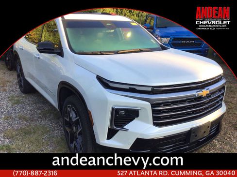 Used 2025 Chevrolet Traverse High Country w/ LPO, Floor Liner Package FWD image 1