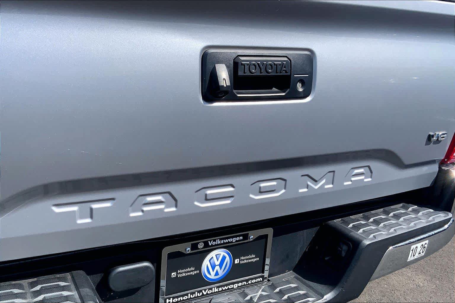 Used 2016 Toyota Tacoma SR5 RWD image 7
