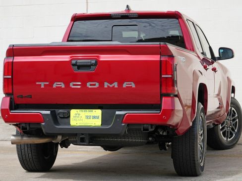 Used 2025 Toyota Tacoma TRD Sport w/ TRD Sport Upgrade Package AWD/4WD image 5