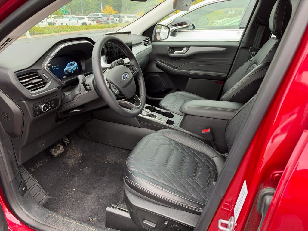 Used 2023 Ford Escape SE w/ PHEV Premium Package FWD image 16