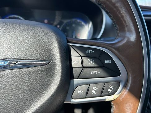 Used 2017 Chrysler Pacifica Limited w/ Advanced Safetytec Group image 19