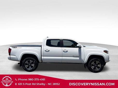 Used 2019 Toyota Tacoma TRD Sport RWD image 5