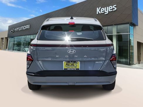 Certified 2024 Hyundai Kona SE FWD image 6