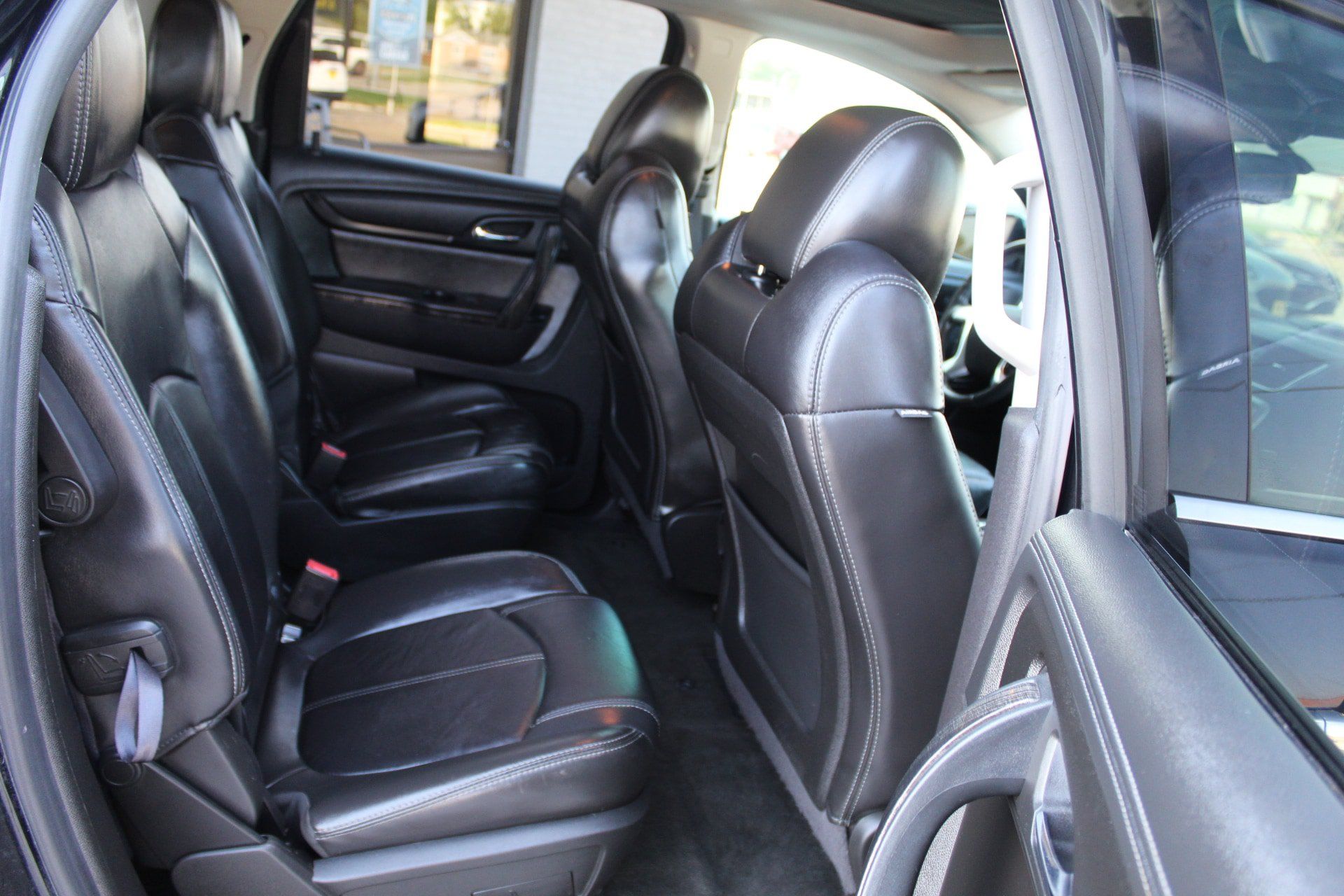 Used 2013 GMC Acadia SLT w/ Technology Package AWD/4WD image 19