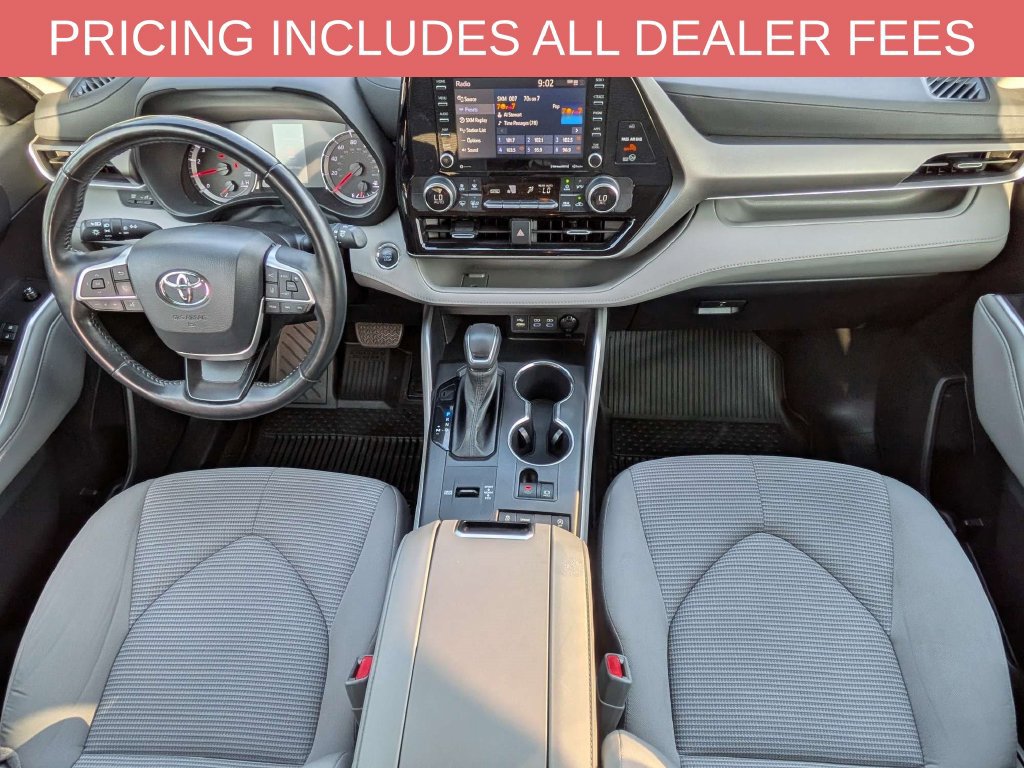 Used 2022 Toyota Highlander LE FWD image 16