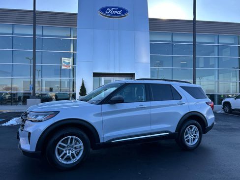 Certified 2025 Ford Explorer Active image 1