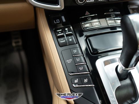 Used 2017 Porsche Cayenne S Platinum w/ Premium Package Plus (Pjy) image 36