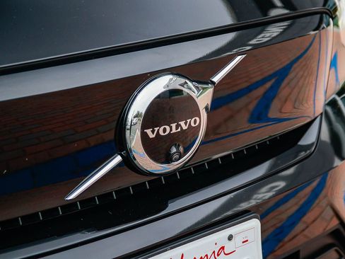 Used 2023 Volvo C40 P8 Recharge Plus w/ Protection Package Premier image 12