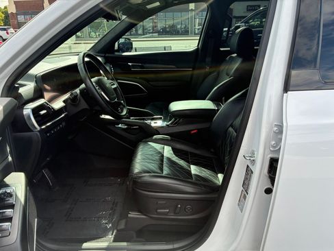Used 2024 Kia Telluride SX Prestige X-Pro AWD/4WD image 17