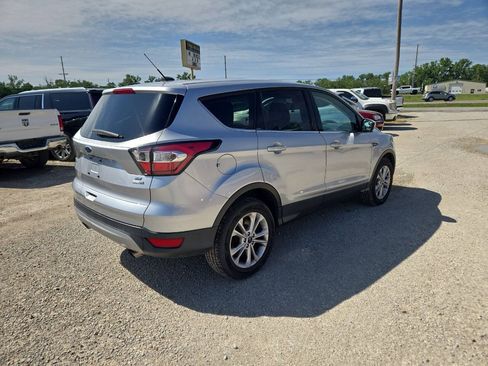 Used 2017 Ford Escape SE AWD/4WD image 3