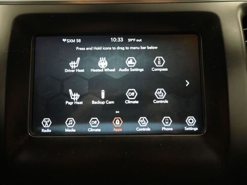 Used 2019 Jeep Cherokee Latitude Plus w/ Cold Weather Group AWD/4WD image 15