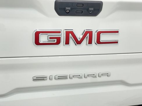 Used 2022 GMC Sierra 1500 AT4 w/ AT4 Premium Package AWD/4WD image 38