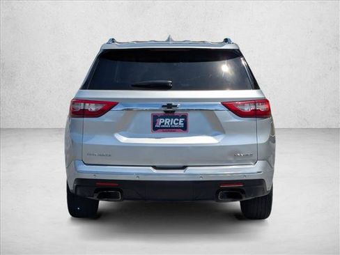 Used 2019 Chevrolet Traverse Premier w/ Driver Confidence II Package FWD image 6