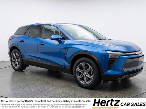 Used 2025 Chevrolet Blazer LT FWD image 1