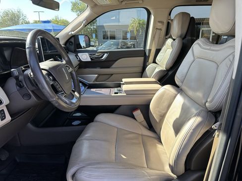 Used 2023 Lincoln Navigator L Reserve image 11
