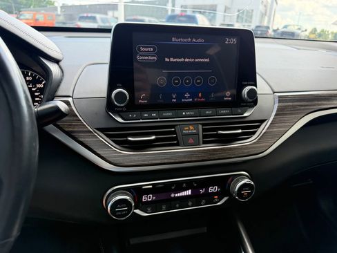 Used 2020 Nissan Altima 2.5 Platinum FWD image 10