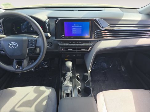 Used 2025 Toyota Camry LE FWD image 10