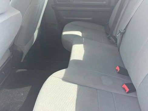 Used 2017 RAM 1500 Express RWD image 26
