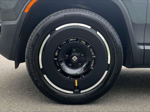 Used 2025 Rivian R1S Adventure AWD/4WD image 10