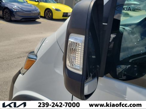 Used 2025 RAM ProMaster 2500 w/ Convenience Group FWD image 8