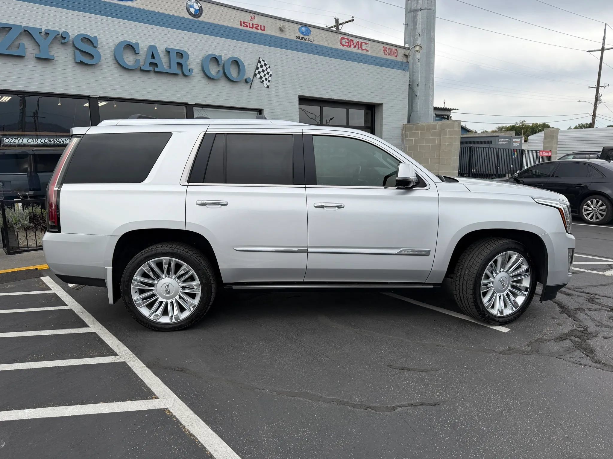 Used 2015 Cadillac Escalade Platinum AWD/4WD image 9