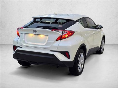 Used 2020 Toyota C-HR LE FWD image 5