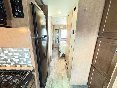 Used 2018 Ford E-450 and Econoline 450 Super Duty w/ Motorhome Prep Package RWD image 26